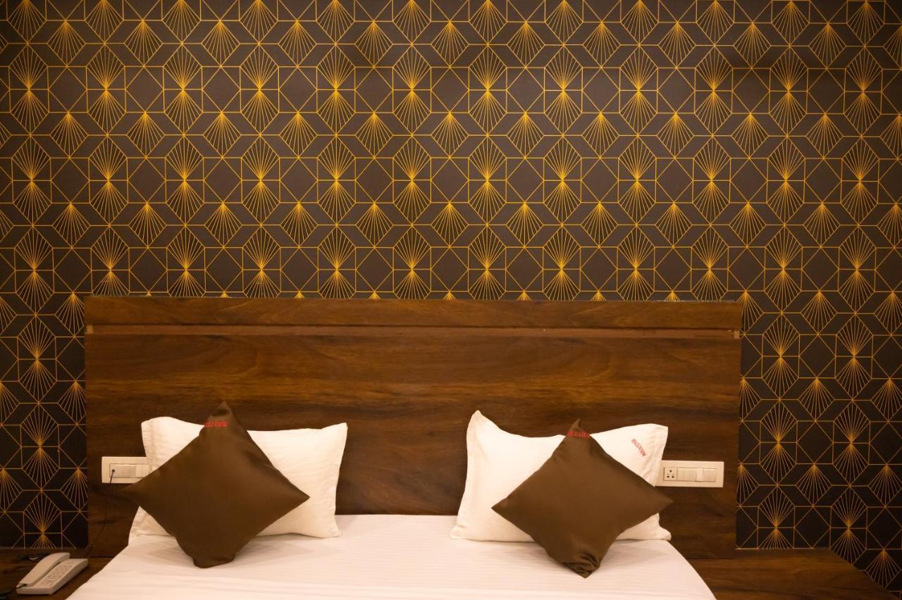 Hotel Vijaya Hill View Residency Navi Mumbai Exterior foto