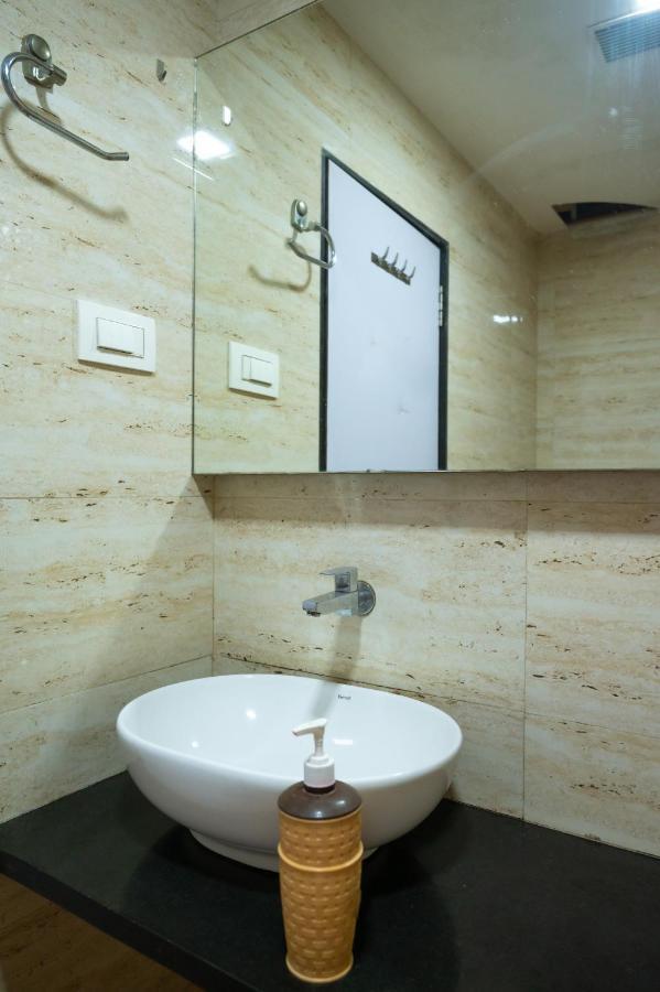 Hotel Vijaya Hill View Residency Navi Mumbai Exterior foto